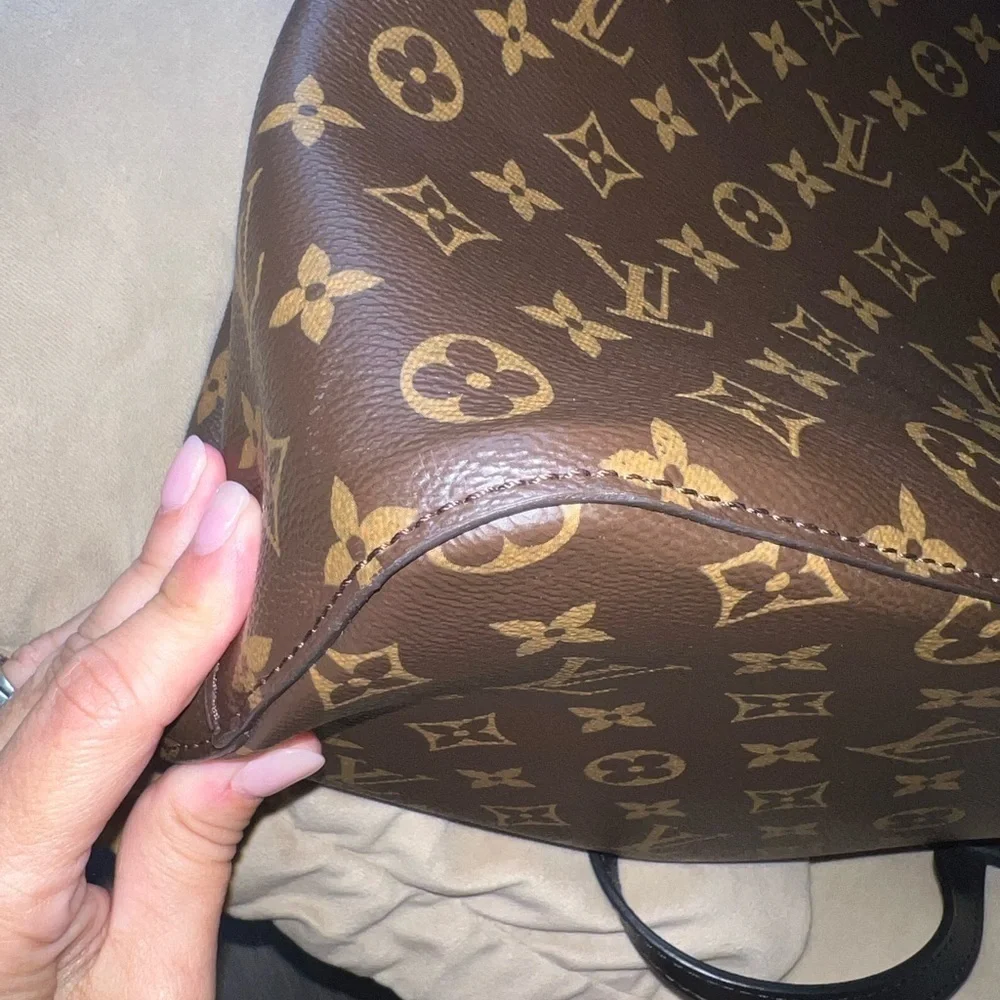 Louis Vuitton Neo Noe MM in excellent condition. - Picture 12 of 16
